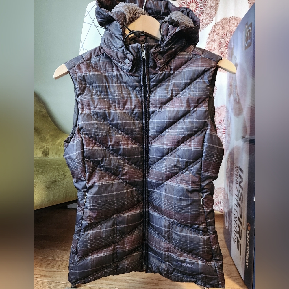Patagonia Women's Quilted Hooded Vest in Dark Gray Plaid